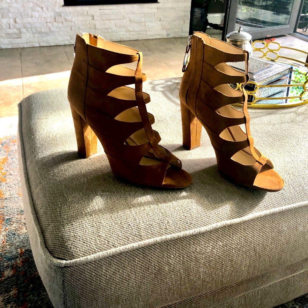 Camel brown suede sandals